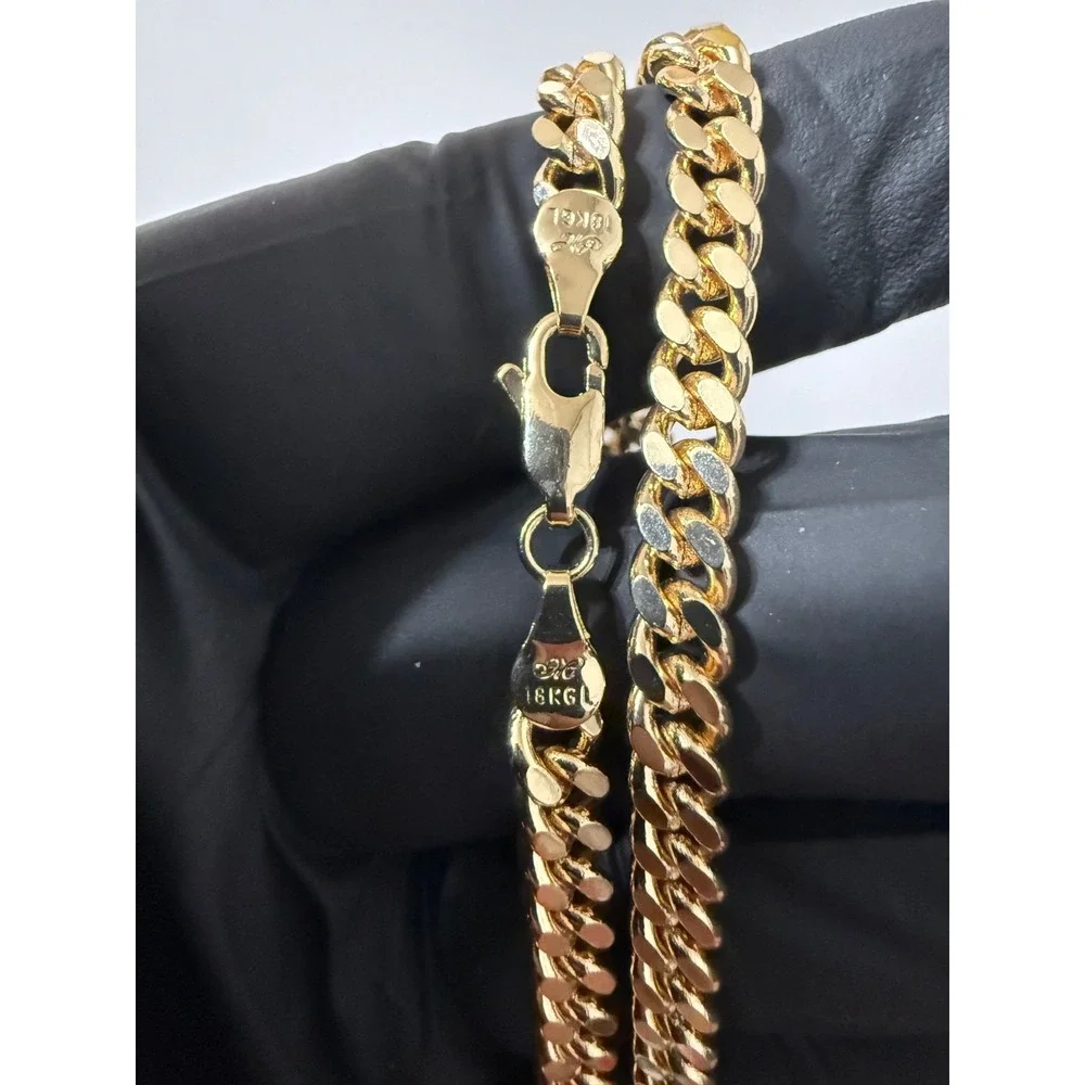 The Unbranded Brand cuban chain
